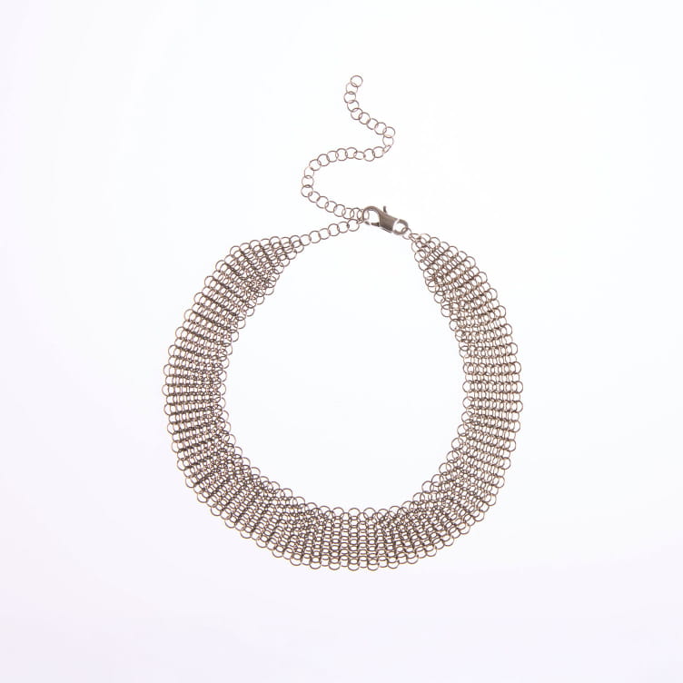Choker B