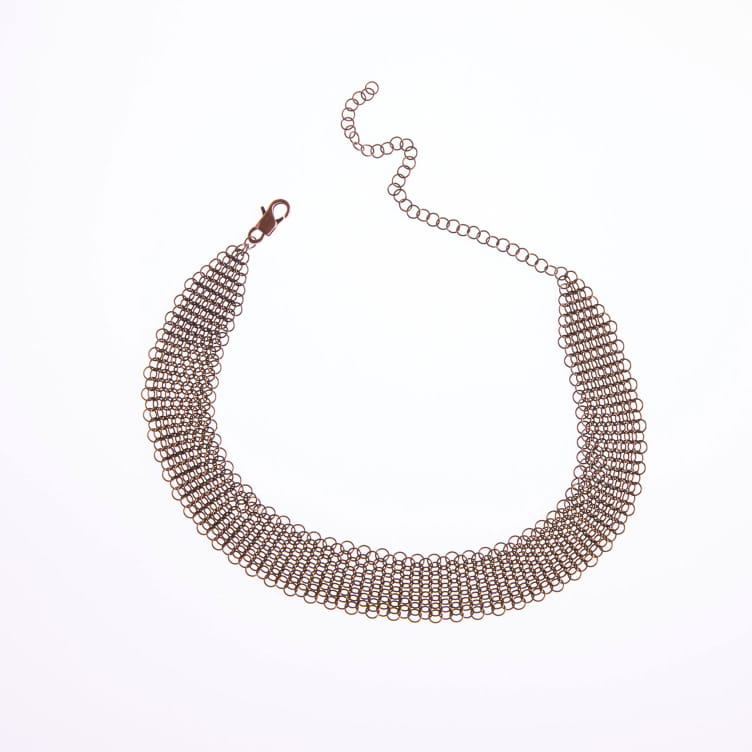 Choker B